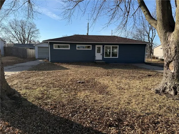 $140,000 | 109 Sioux Avenue, Hiawatha, KS 66434