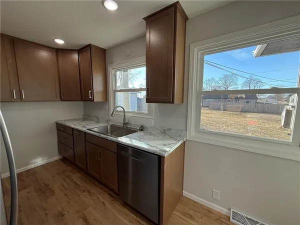 $140,000 | 109 Sioux Avenue, Hiawatha, KS 66434