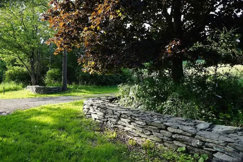 $995,000 | 762 Tower Hill Road, Millbrook, NY 12545