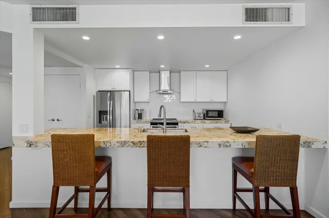 $3,800 | 900 Island Drive, Unit 109, Rancho Mirage, CA 92270