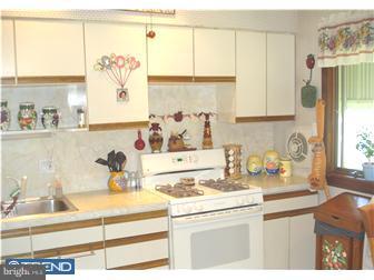 262 Belair Road Warminster, PA 18974 - Photo 4 of 12 Kitchen