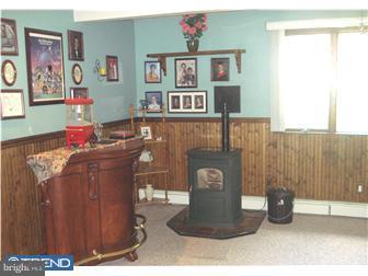 262 Belair Road Warminster, PA 18974 - Photo 8 of 12 Family Room