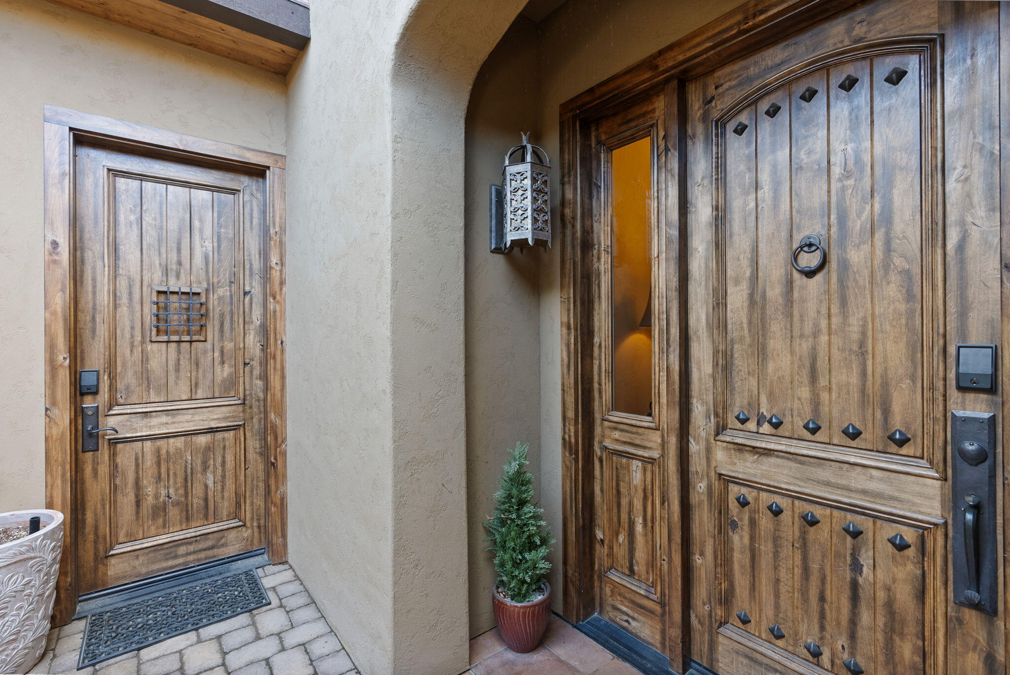22887 Ghost Tree Lane Bend, OR 97701 - Photo 9 of 97 Welcoming courtyard with guest suite entry
