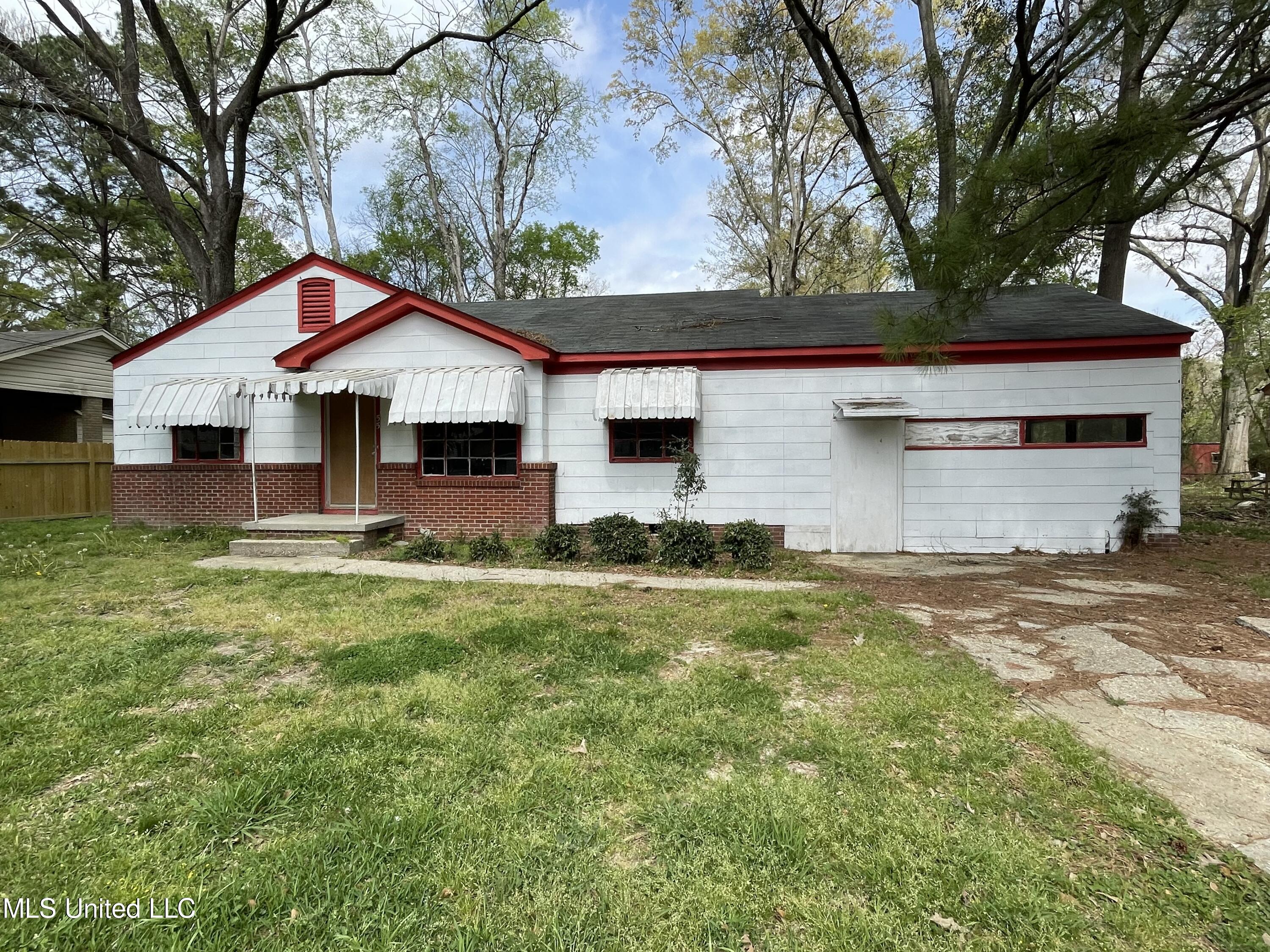 558 Benning Road Jackson, MS 39206 - Photo 1 of 7 Front