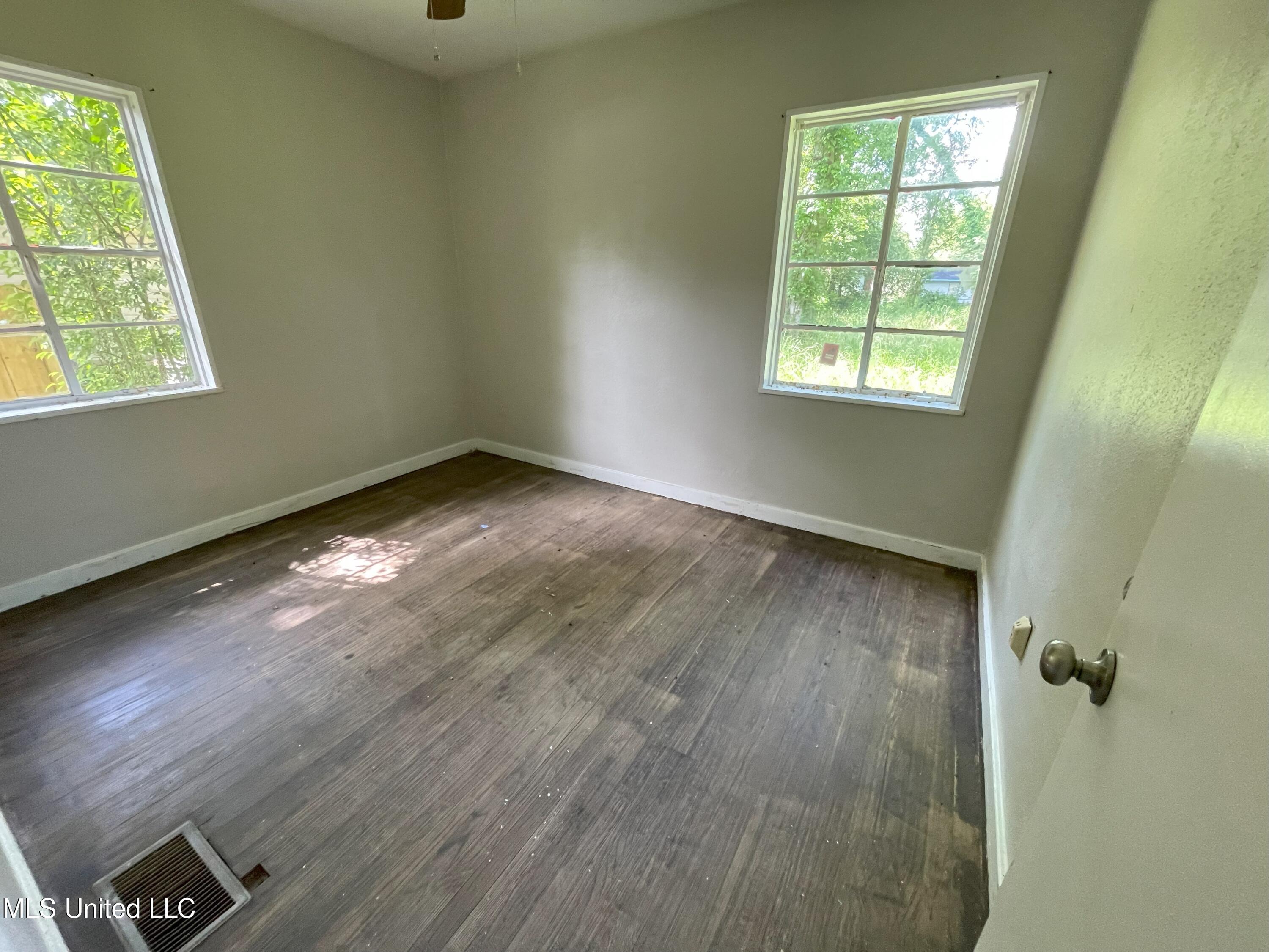 558 Benning Road Jackson, MS 39206 - Photo 6 of 7 IMG_7484