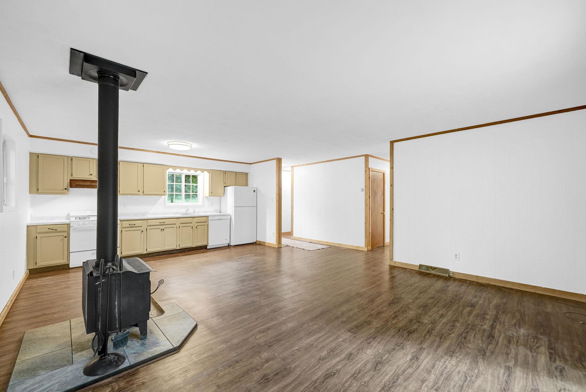 8277 West Ridge Boulevard Stanwood, MI 49346 - Photo 5 of 20 1947477-2f5126eb-bfb4-4e6c-a97b-09963137900f.JPG