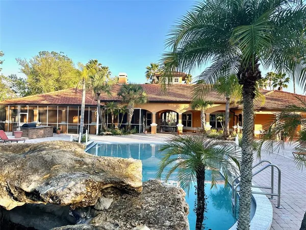 $275,000 | 5471 Vineland Road, Unit 7109, Orlando, FL 32811