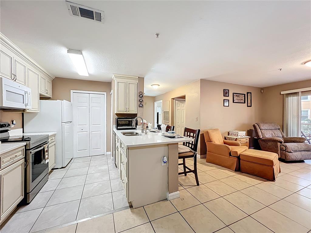 5471 Vineland Road, Unit 7109 Orlando, FL 32811 - Photo 10 of 60
