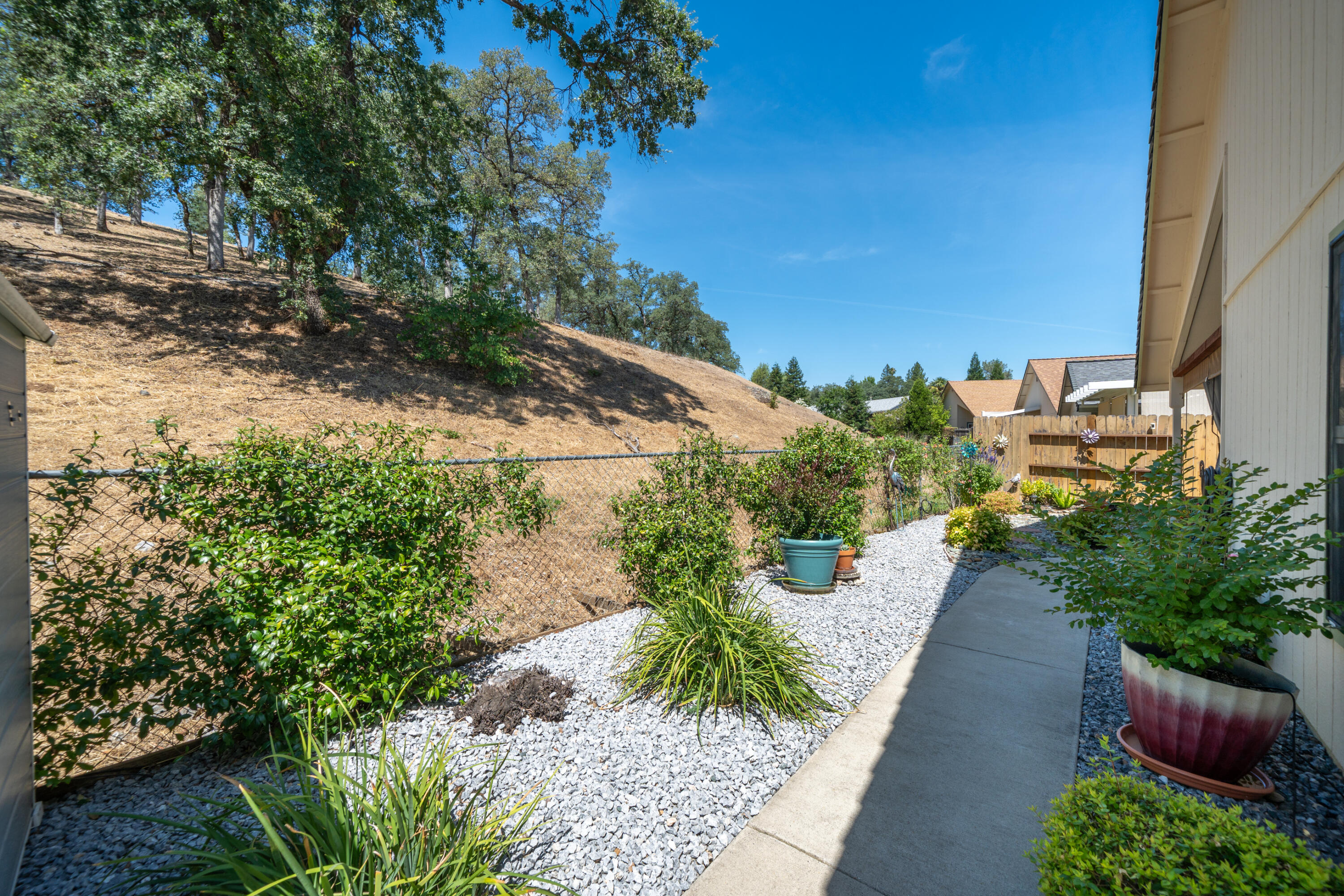 302 Mammoth Path Redding, CA 96003 - Photo 28 of 43 302 Mammoth Path-43
