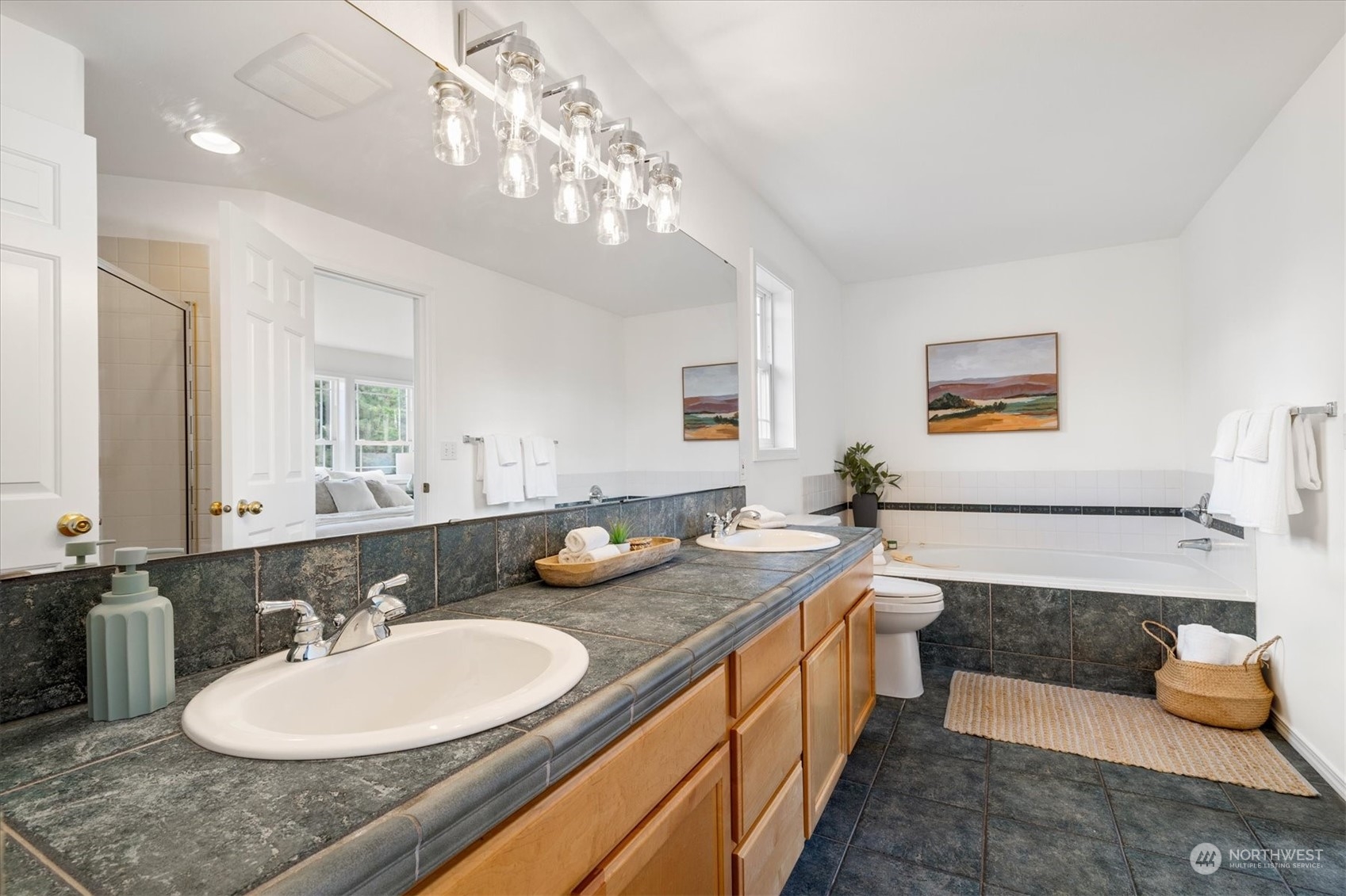 320 Northeast 80th Street Seattle, WA 98115 - Photo 25 of 30