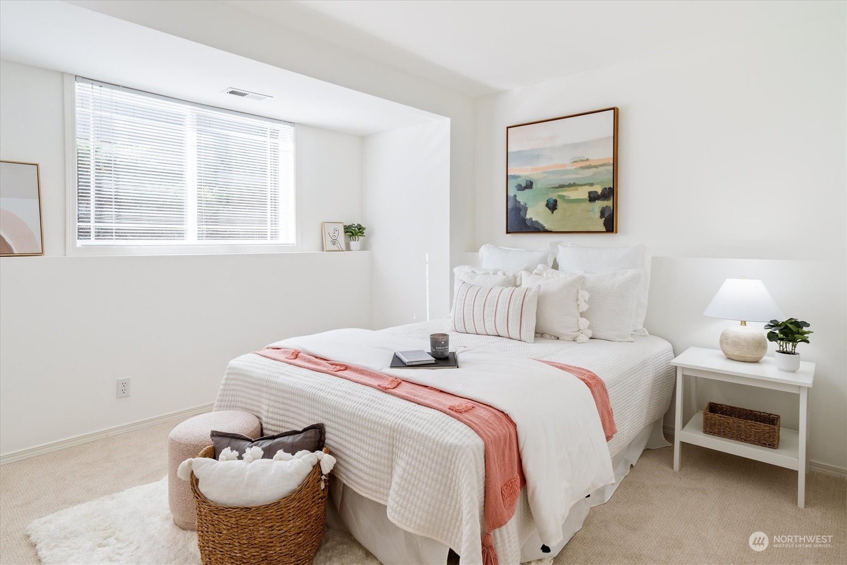 320 Northeast 80th Street Seattle, WA 98115 - Photo 5 of 30