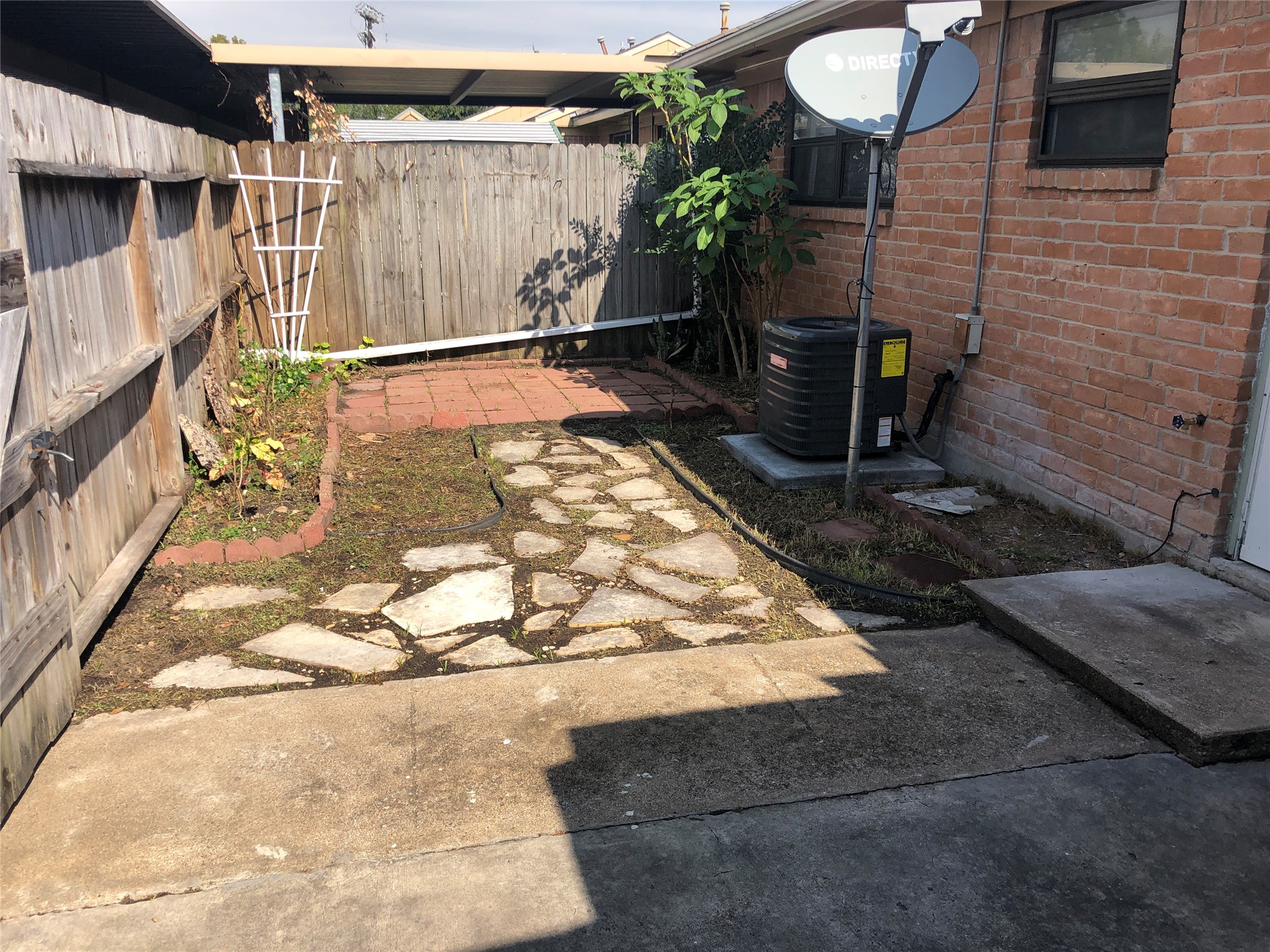 3332 Burke Road, Unit 83 Pasadena, TX 77504 - Photo 11 of 11 a view of a backyard of a house