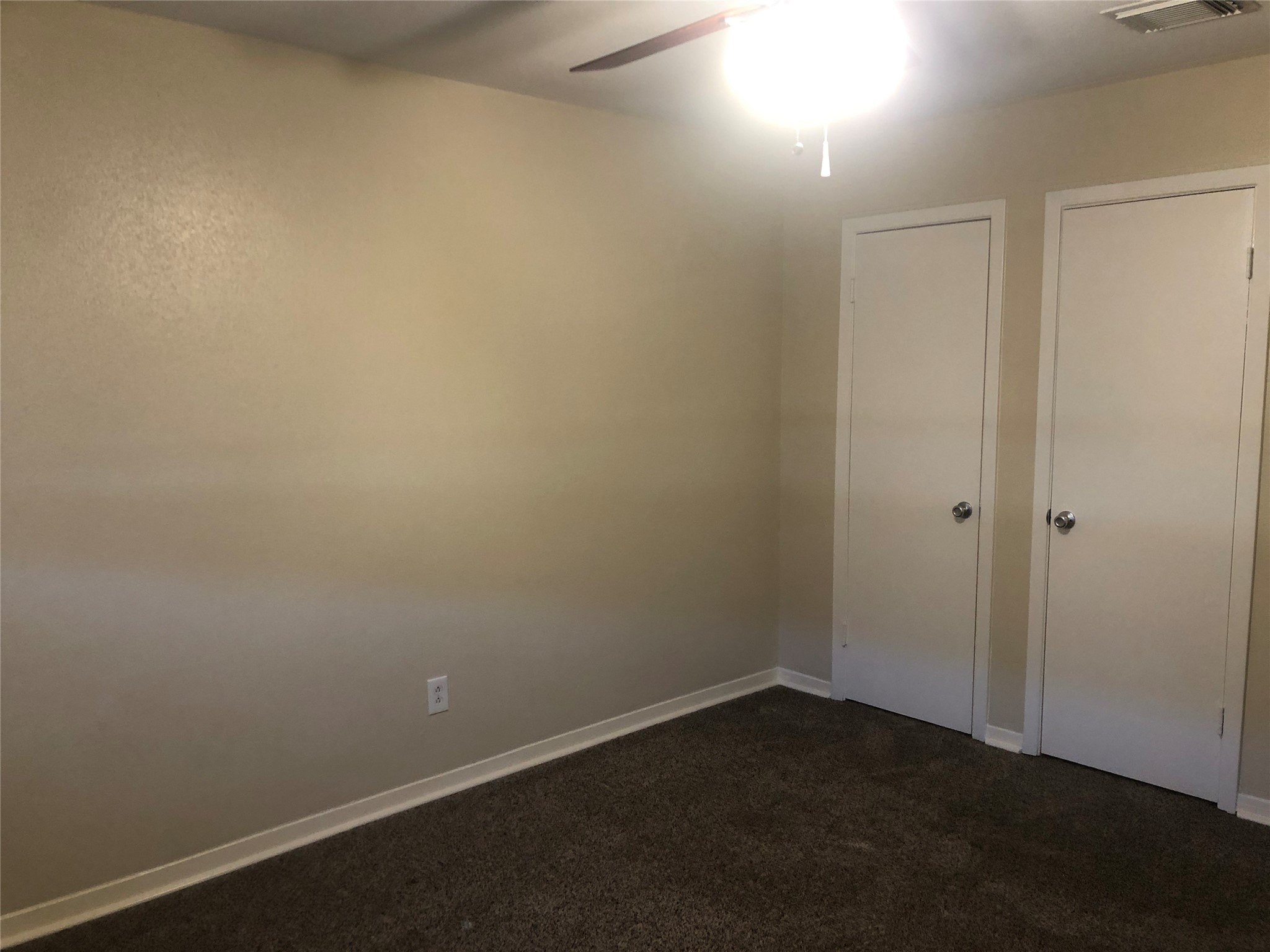 3332 Burke Road, Unit 83 Pasadena, TX 77504 - Photo 5 of 11 a view of an empty room