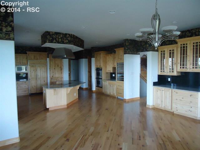 4536 Stonehill Road Colorado Springs, CO 80918 - Photo 4 of 25 Gallery Image 4