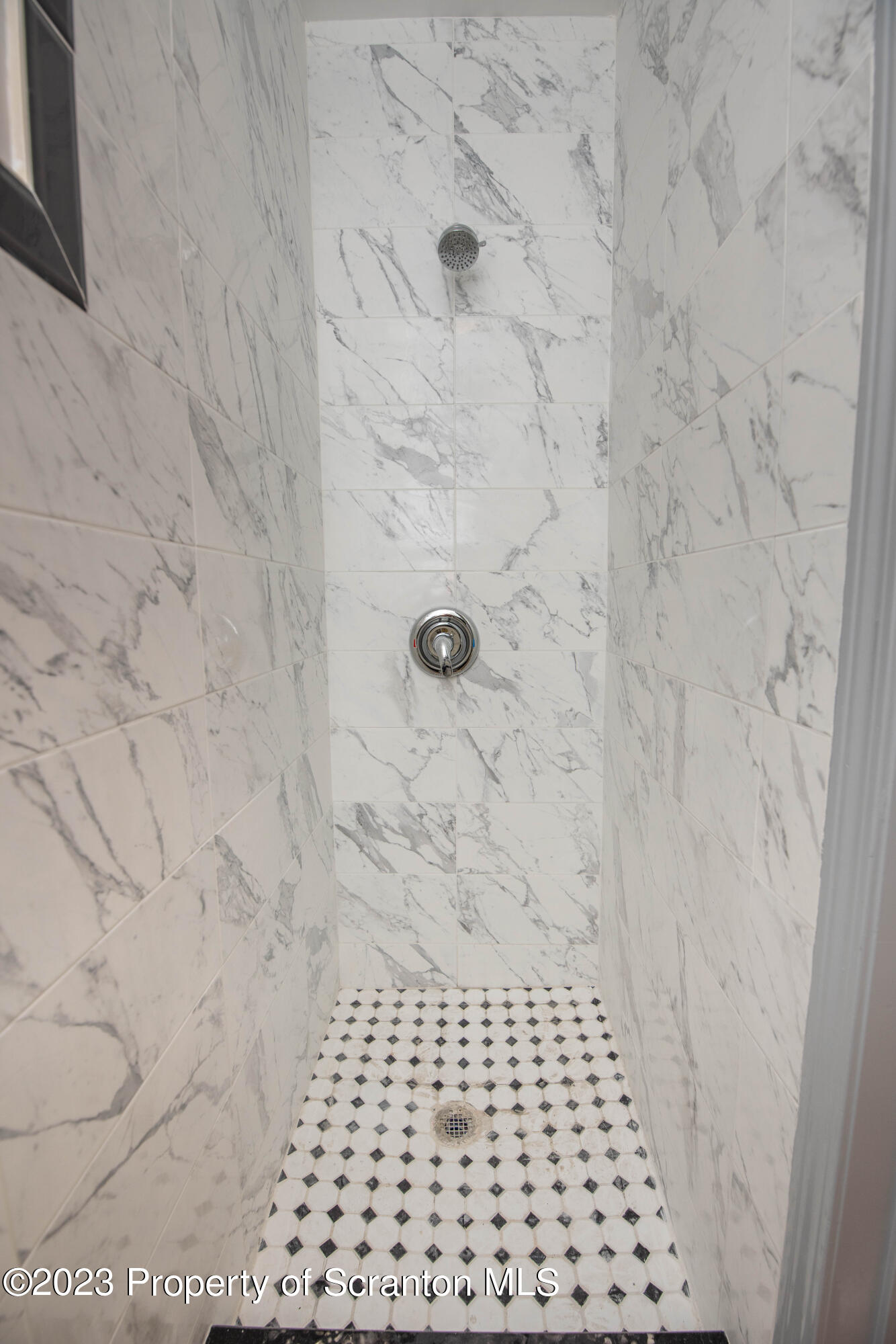 124 Delaware Avenue Olyphant, PA 18447 - Photo 13 of 30 a bathroom with a shower