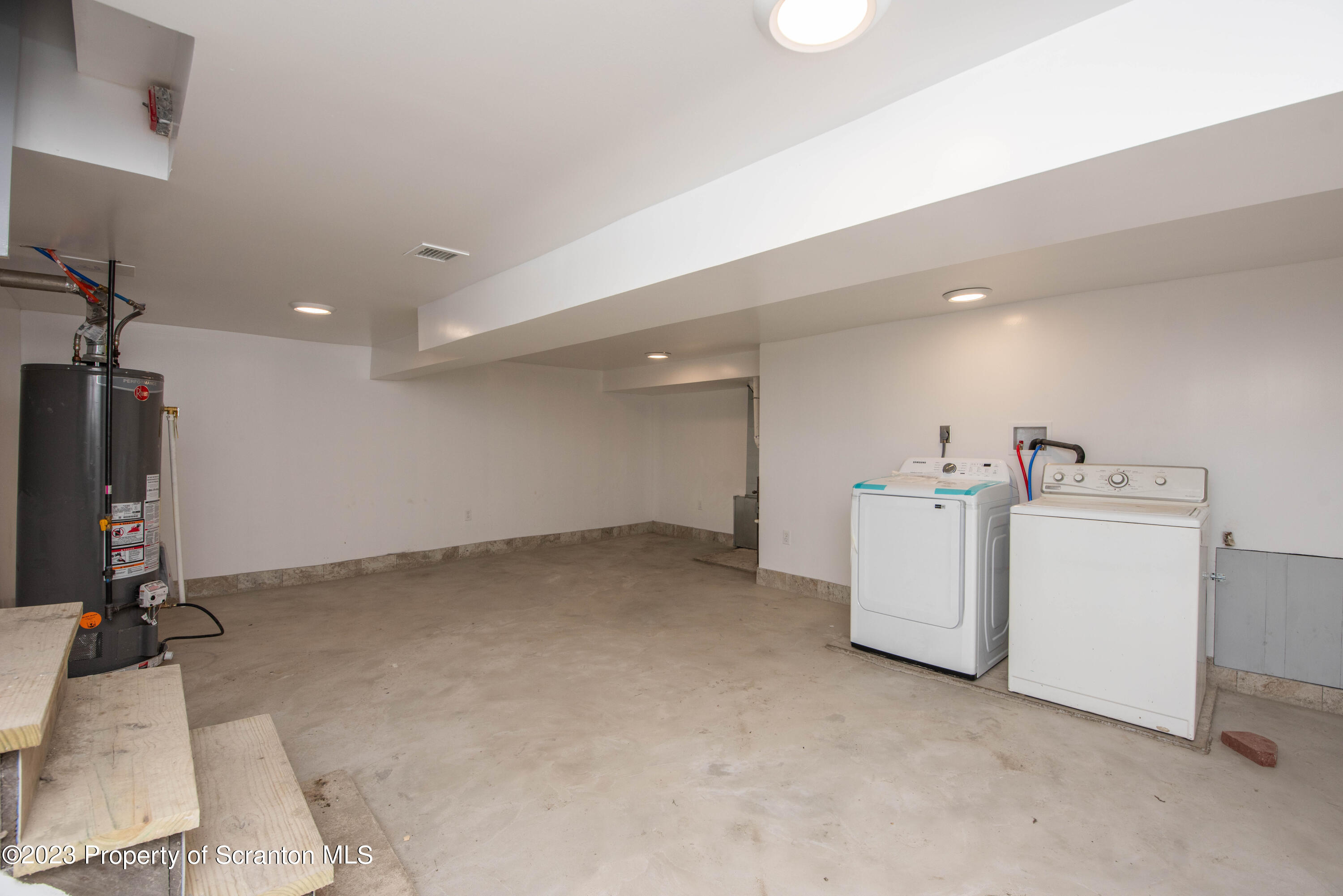 124 Delaware Avenue Olyphant, PA 18447 - Photo 29 of 30 a view of a room with utility room