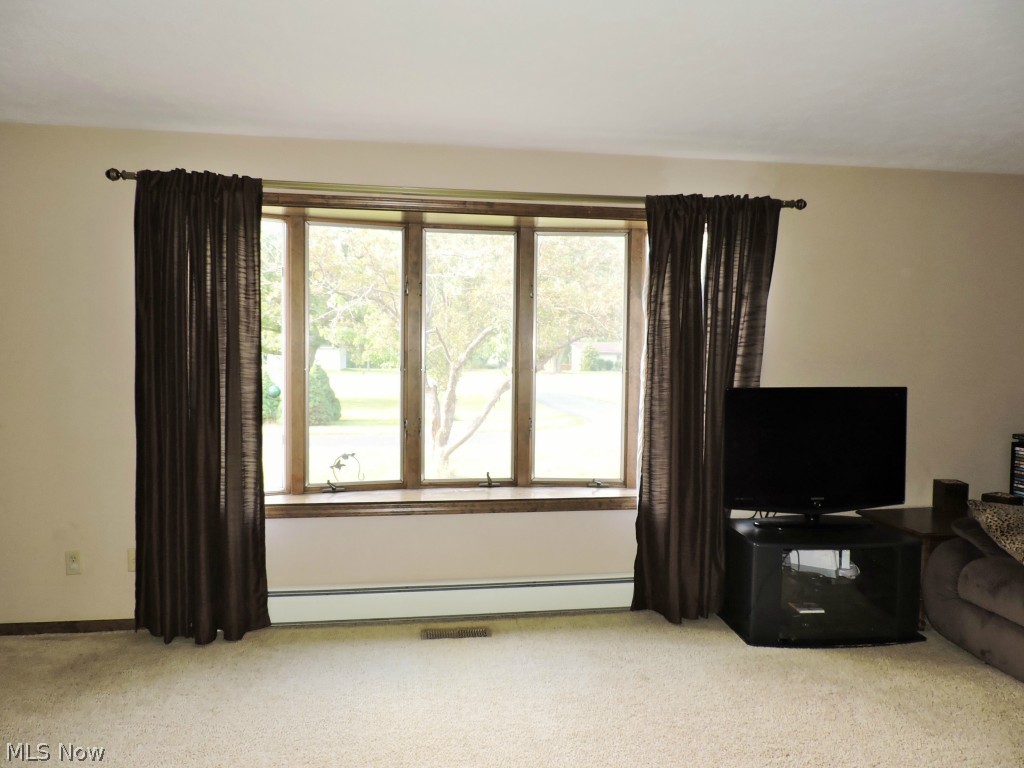 42165 Butternut Ridge Road Elyria, OH 44035 - Photo 10 of 20 Bay window in living room