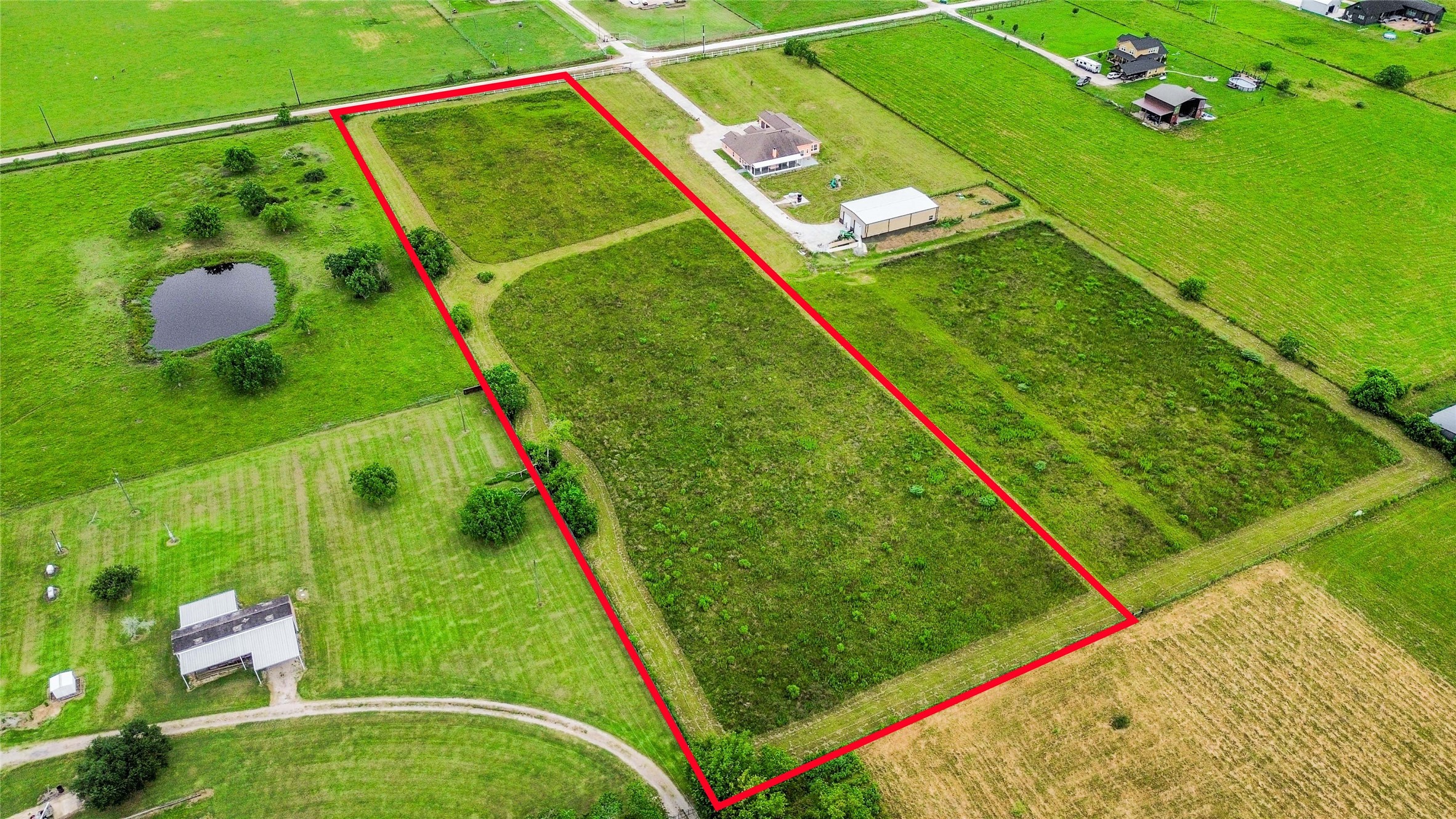 1409 Airline Road West Rosharon, TX 77583 - Photo 4 of 6 a backyard with garden view and a potted plant