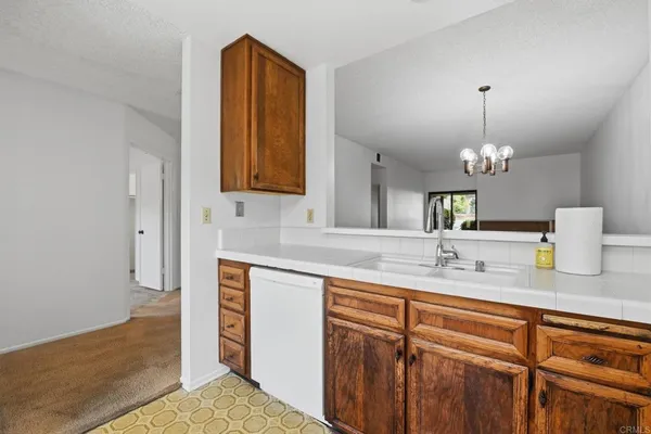 $510,000 | 926 Lupine Hills Drive, Unit 17, Vista, CA 92081