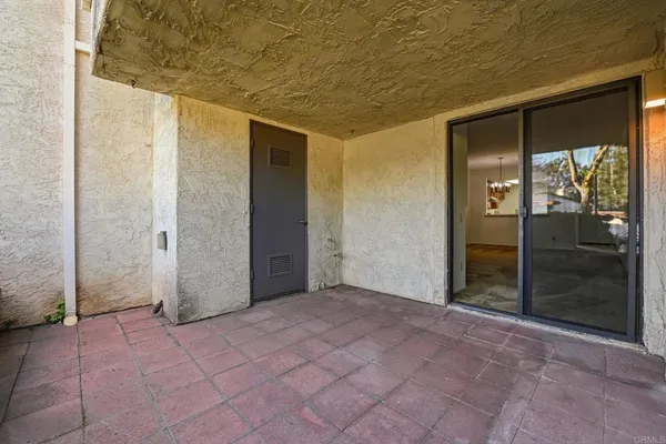 $510,000 | 926 Lupine Hills Drive, Unit 17, Vista, CA 92081