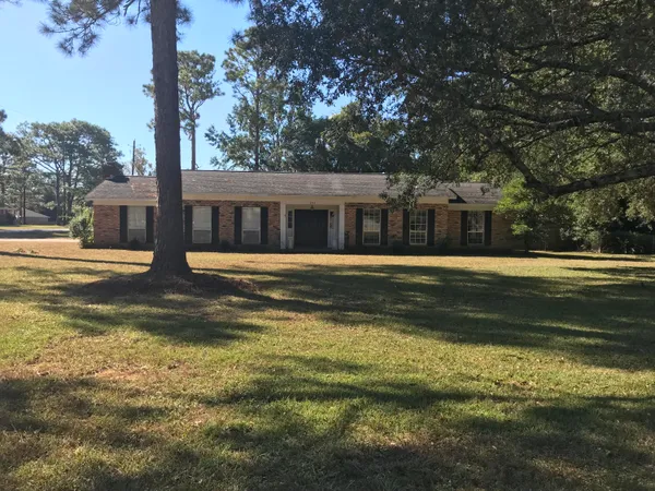 $1,850 | 202 Adams Drive, Crestview, FL 32536