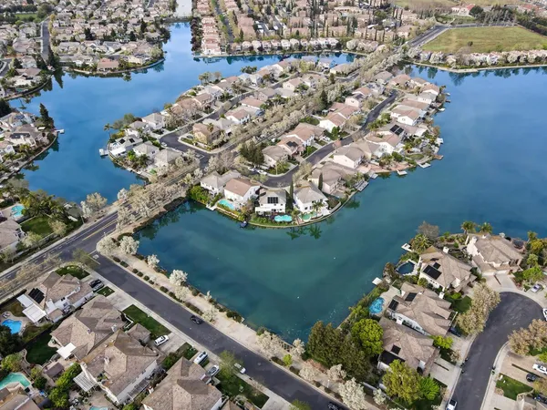 $1,190,000 | 2708 Hinton Circle, Elk Grove, CA 95758