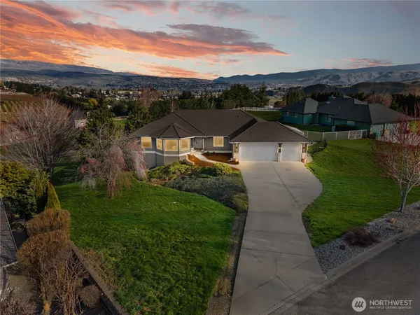 $899,900 | 3555 Westridge Place, Wenatchee, WA 98801