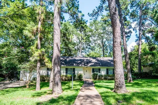 $1,650 | 1701 Ave R, Huntsville, TX 77340