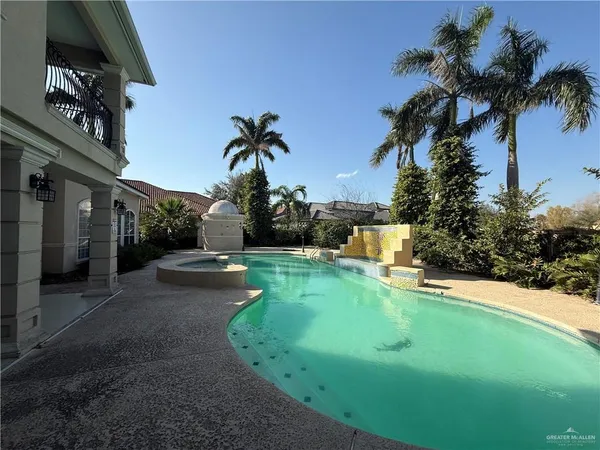 a view of a yard with porch