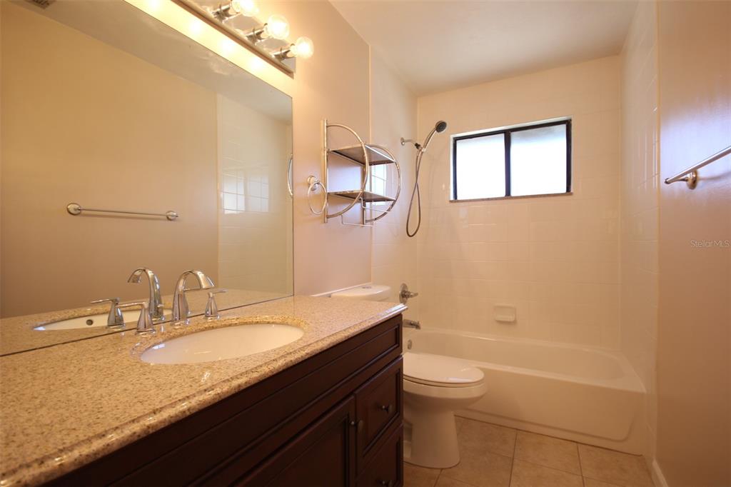 2300 Southwest 43rd Street, Unit G2 Gainesville, FL 32607 - Photo 12 of 19
