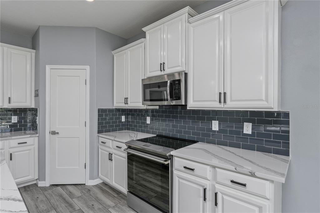 11728 Lake Boulevard New Port Richey, FL 34655 - Photo 10 of 53