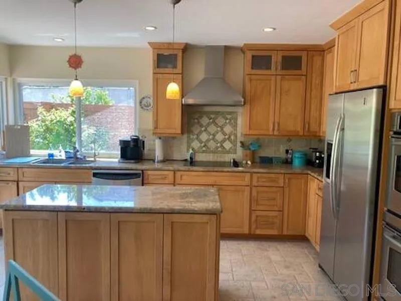 241 Rodney Avenue Encinitas, CA 92024 - Photo 4 of 18