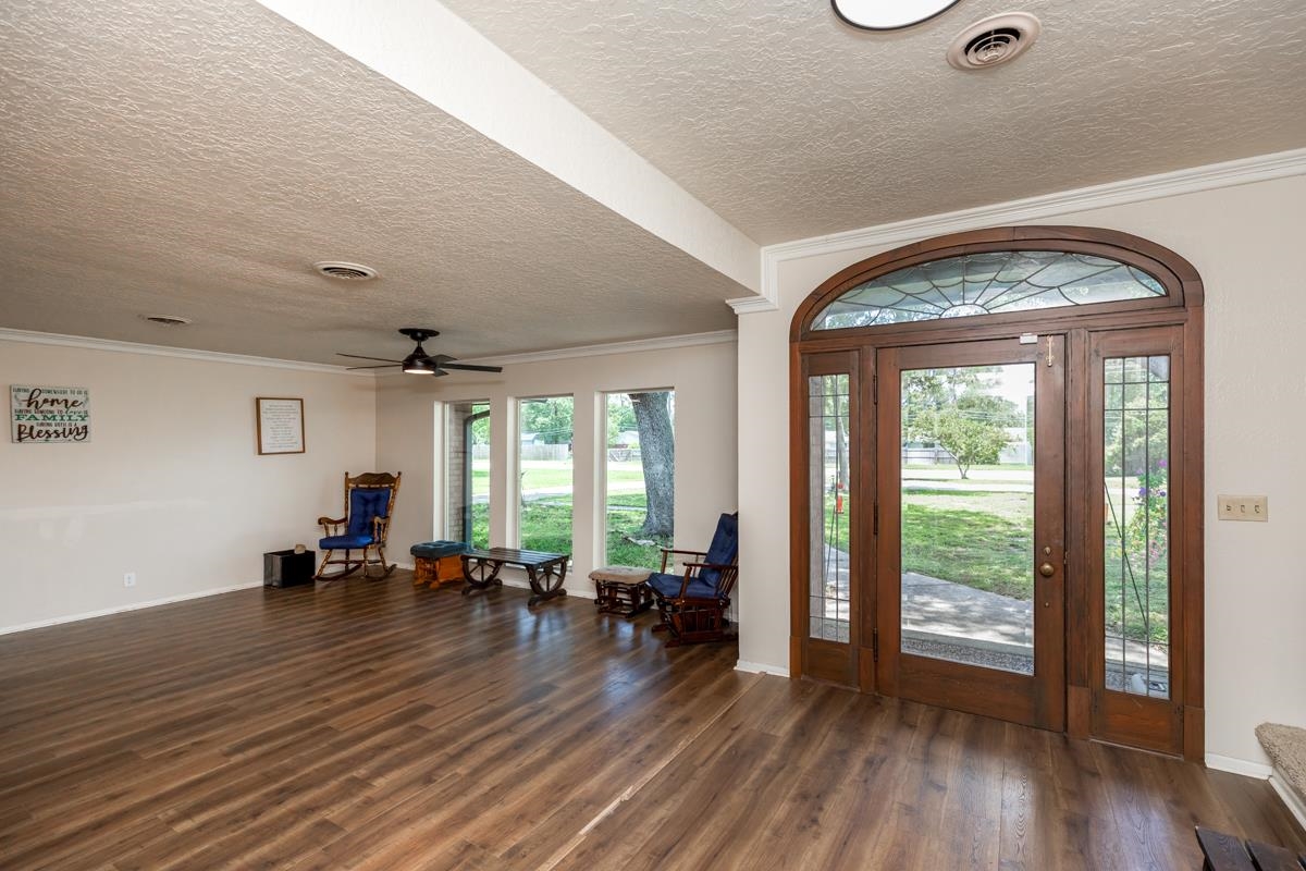 935 Dowlen Road Beaumont, TX 77706 - Photo 2 of 41