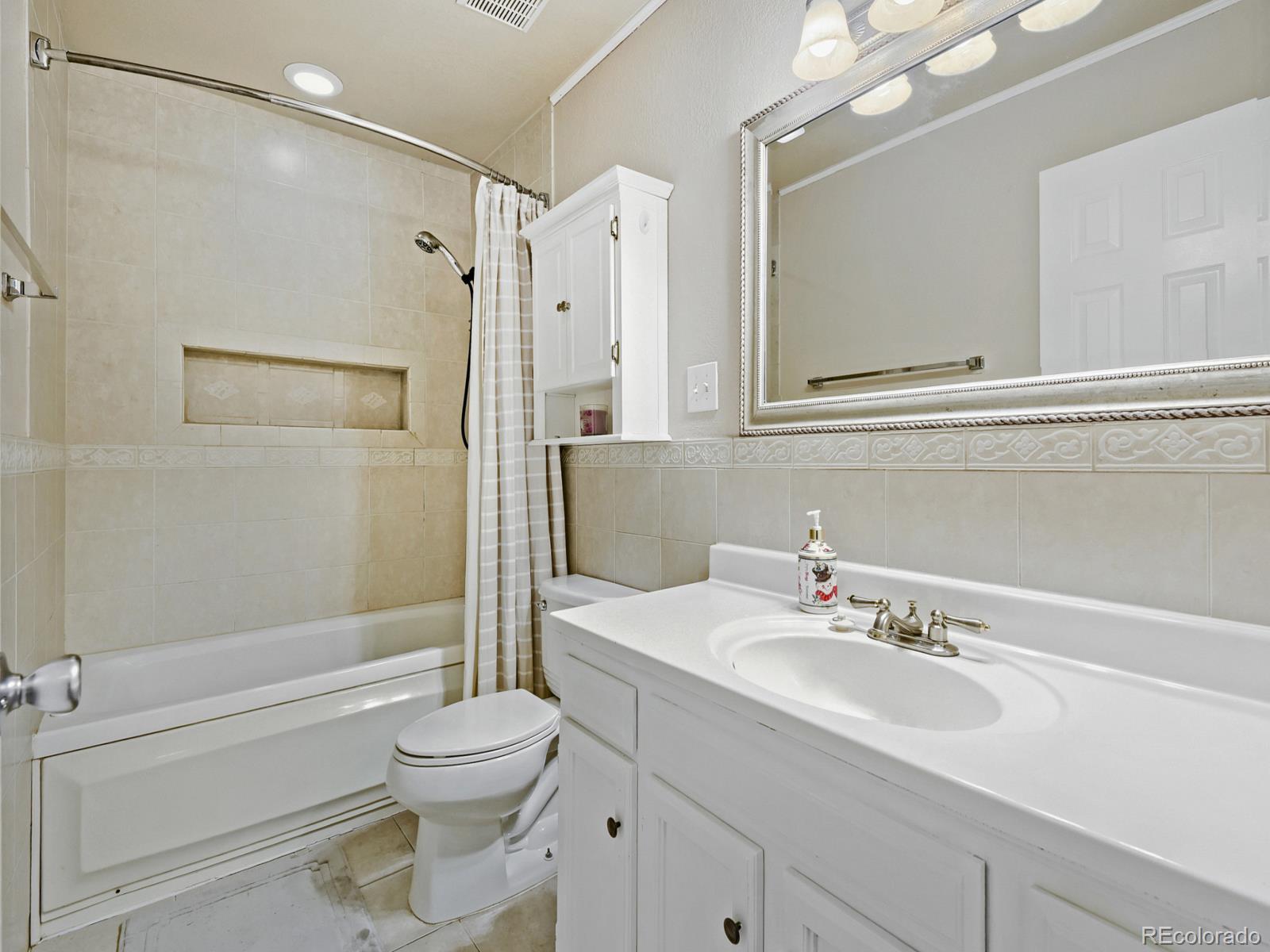 8401 Timberwood Street Highlands Ranch, CO 80126 - Photo 14 of 36 Gallery Image 14