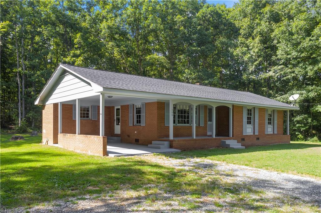 566 Sexton Road Denton, NC 27239 - Photo 1 of 29 front