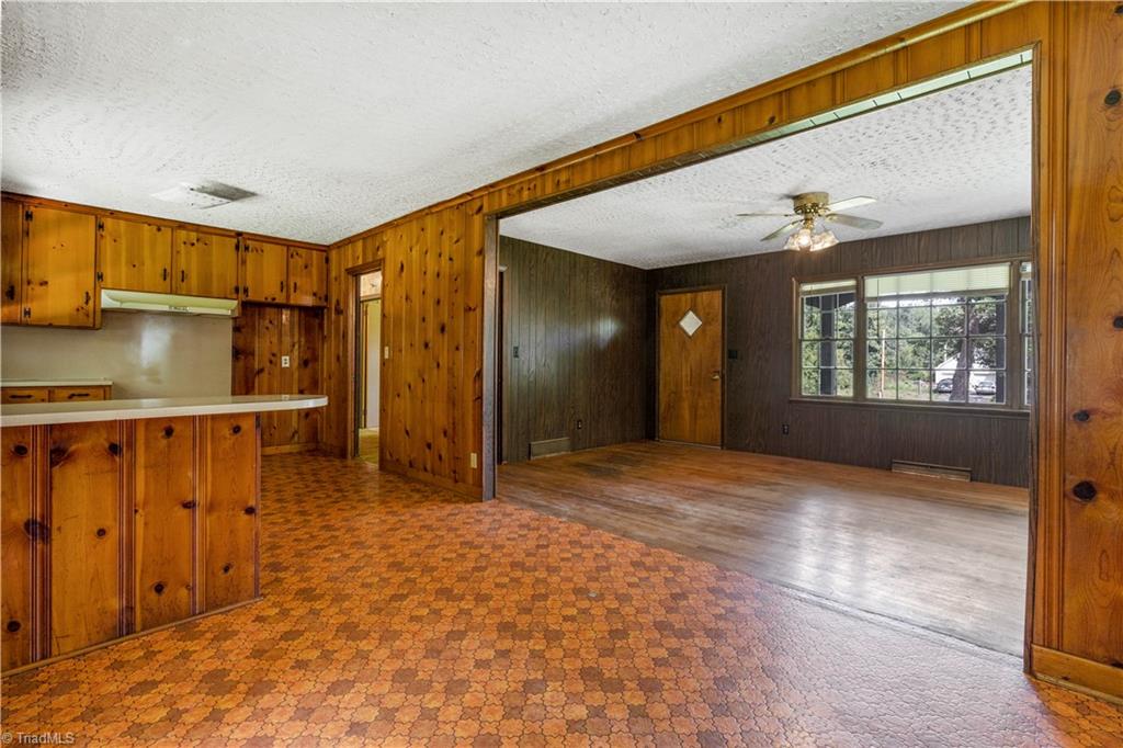 566 Sexton Road Denton, NC 27239 - Photo 12 of 29 dining area