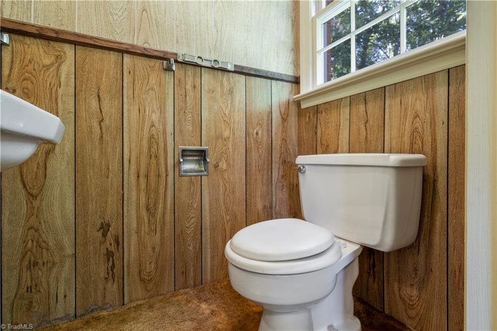 566 Sexton Road Denton, NC 27239 - Photo 18 of 29 half bath in primary