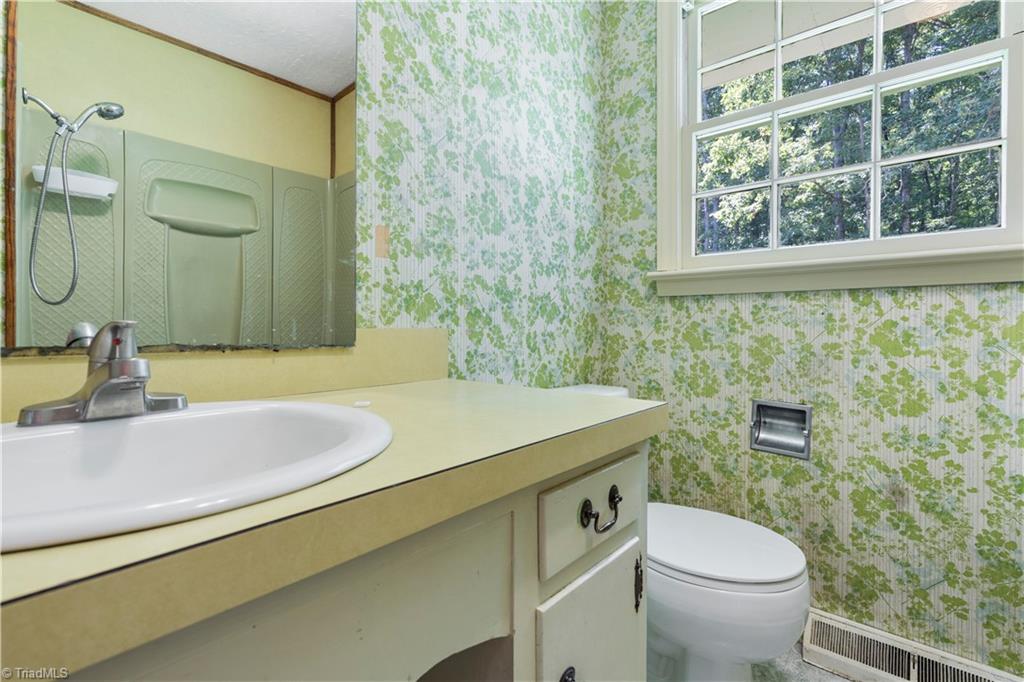 566 Sexton Road Denton, NC 27239 - Photo 24 of 29 full bath