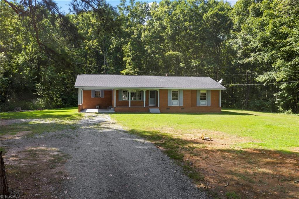 566 Sexton Road Denton, NC 27239 - Photo 4 of 29 front from road