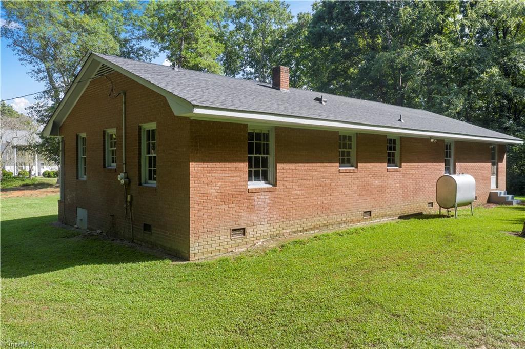 566 Sexton Road Denton, NC 27239 - Photo 6 of 29 back of home