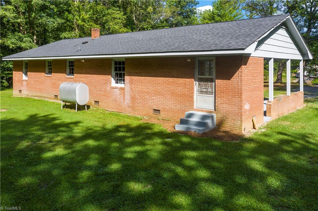 566 Sexton Road Denton, NC 27239 - Photo 7 of 29 back of home