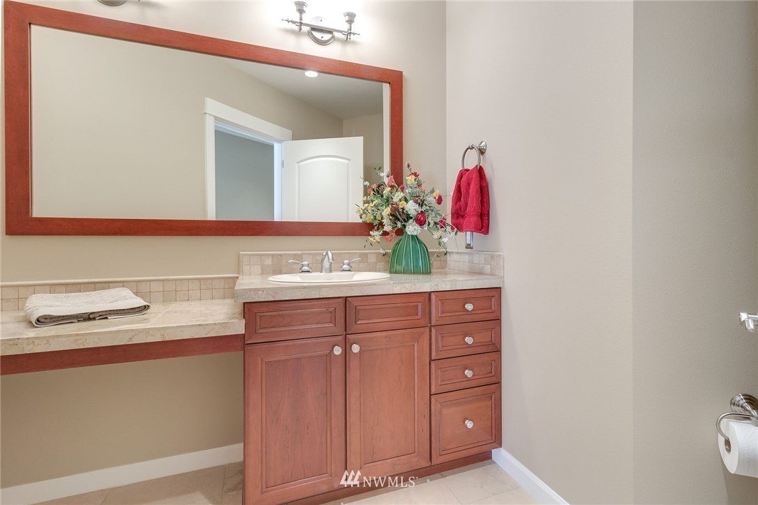 22 West Lee Street, Unit 601 Seattle, WA 98119 - Photo 14 of 25