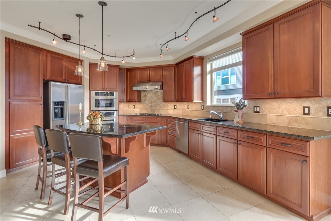 22 West Lee Street, Unit 601 Seattle, WA 98119 - Photo 5 of 25