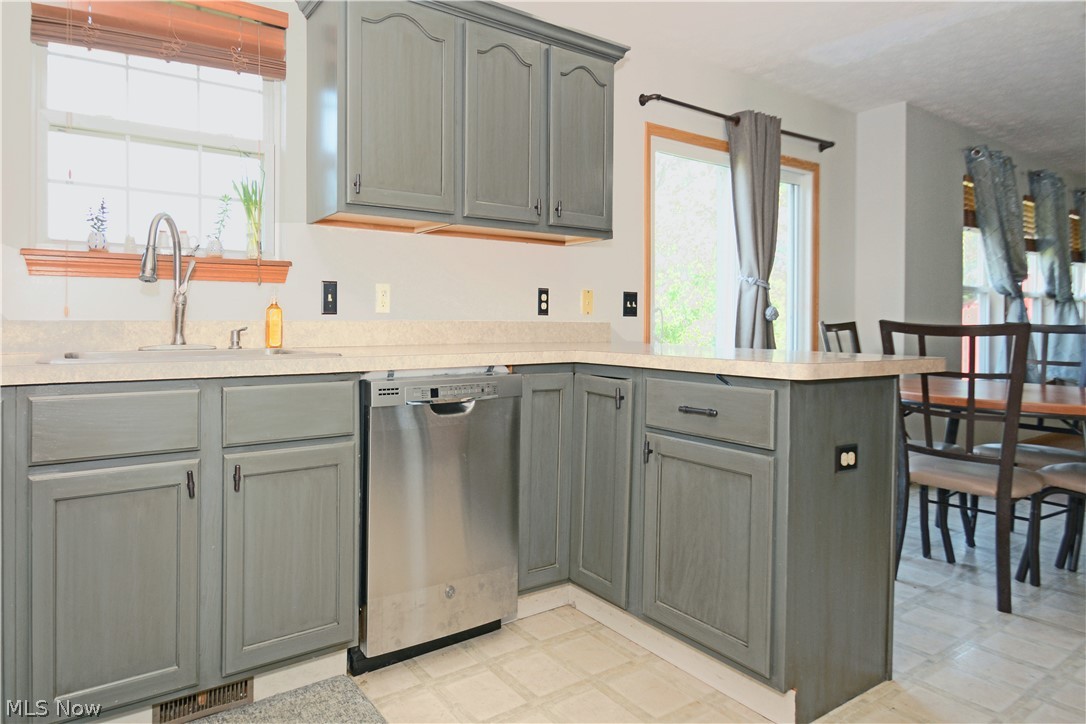 5470 Stoney Ridge Road North Ridgeville, OH 44039 - Photo 10 of 34