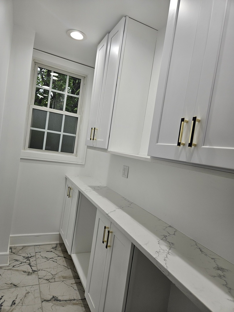 5402 North Mobile Avenue Chicago, IL 60630 - Photo 12 of 42