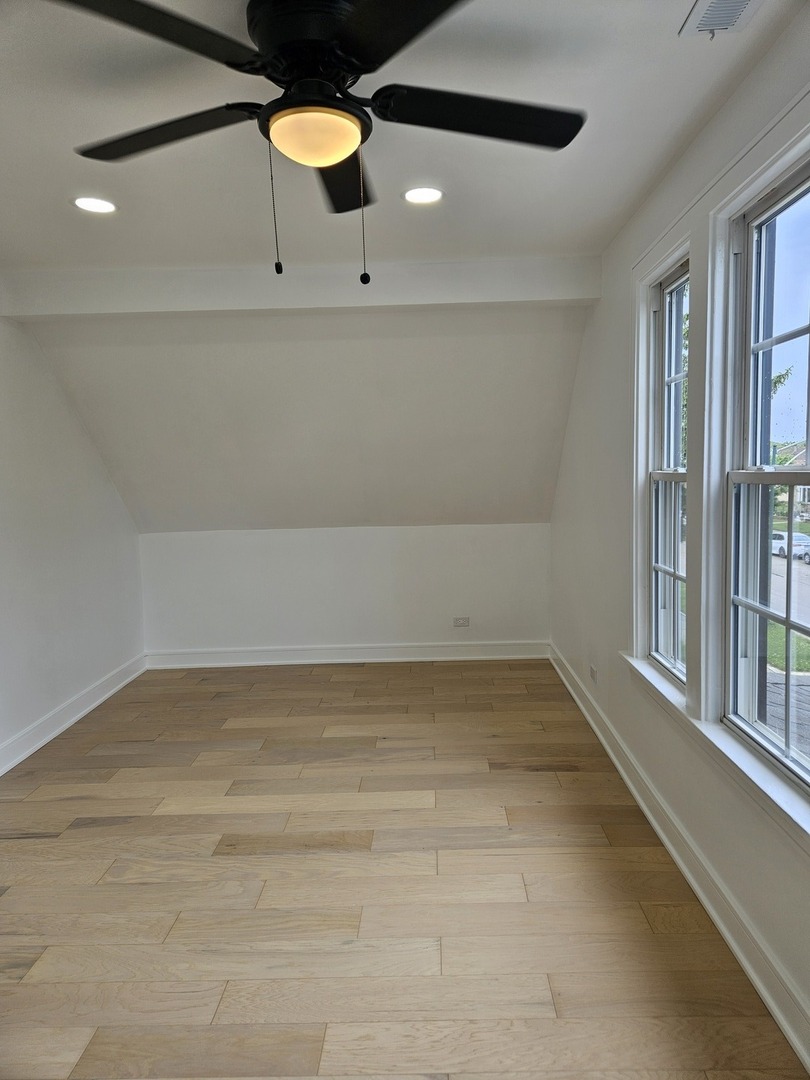 5402 North Mobile Avenue Chicago, IL 60630 - Photo 15 of 42