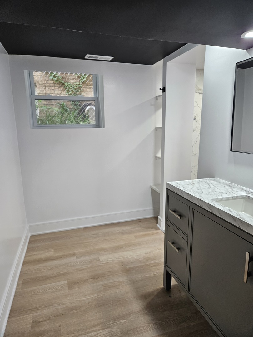 5402 North Mobile Avenue Chicago, IL 60630 - Photo 33 of 42