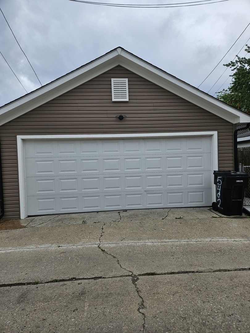 5402 North Mobile Avenue Chicago, IL 60630 - Photo 39 of 42