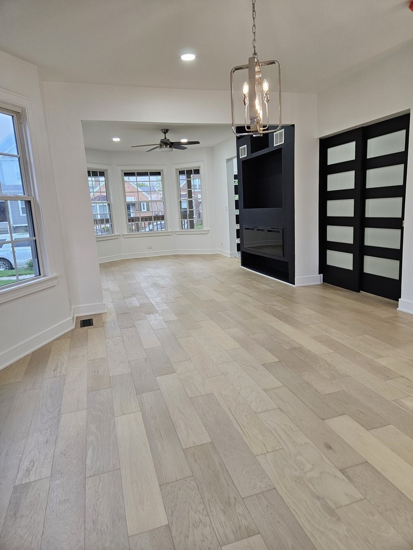 5402 North Mobile Avenue Chicago, IL 60630 - Photo 6 of 42