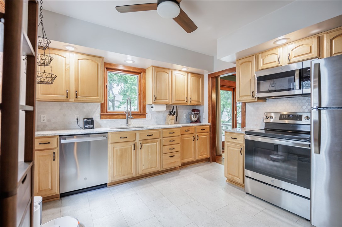 370 Laurelton Road Irondequoit, NY 14609 - Photo 18 of 43